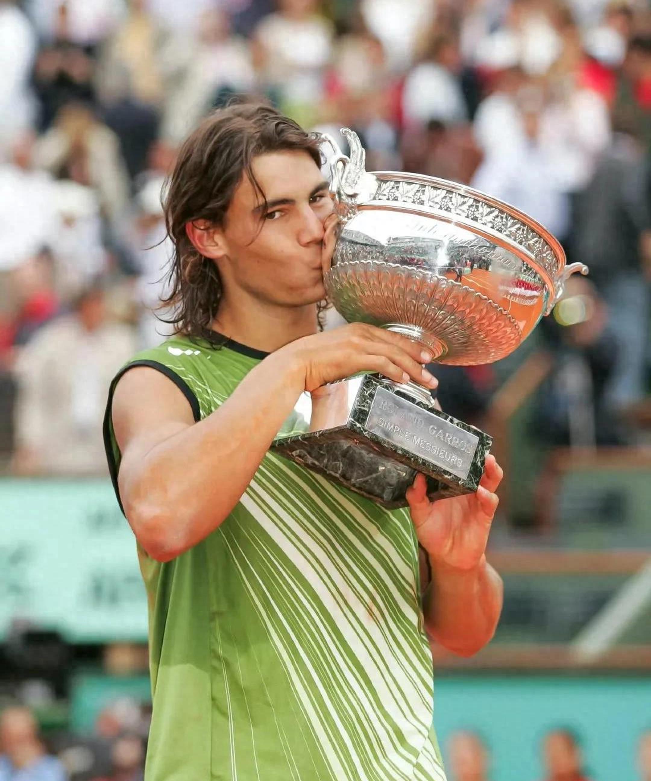 纳达尔重返赛场，出色防守首场状态出色，瑞士队观众沸腾！爱游戏官网