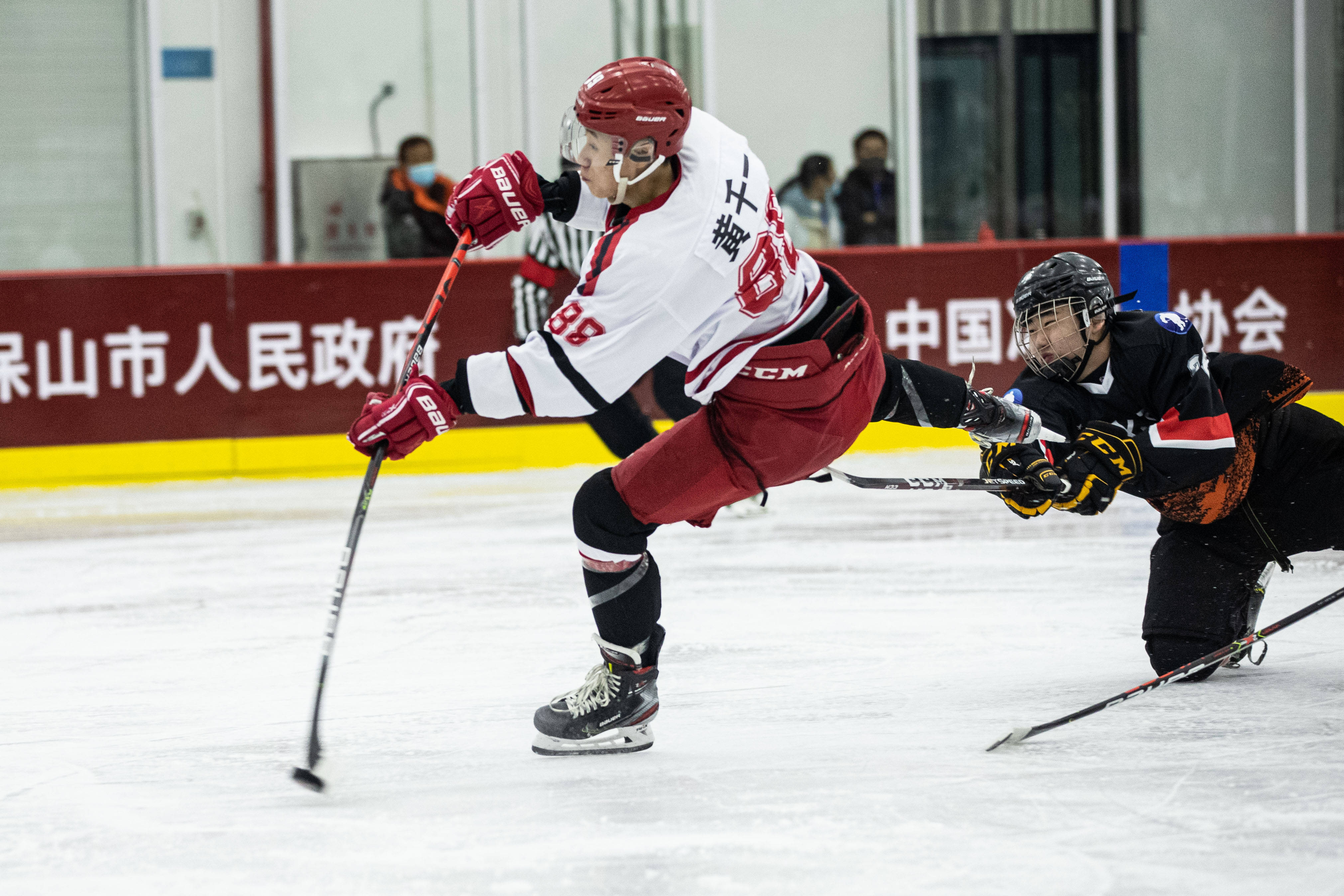 冰球锦标赛，海滨玄武队与漠南闪电队翻盘，阵地战处理得当！冲刺阶段不容有失的简单介绍AYXGAME官方入口