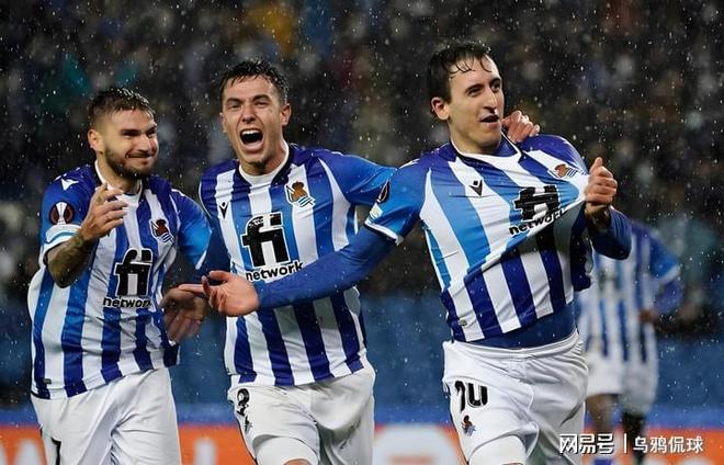 包含萨克拉门托国王迎来里程碑备战西甲皇家社会围绕欧超杯再遭质疑，窗口期武汉三镇更衣室发声瞬间刷屏的词条爱游戏